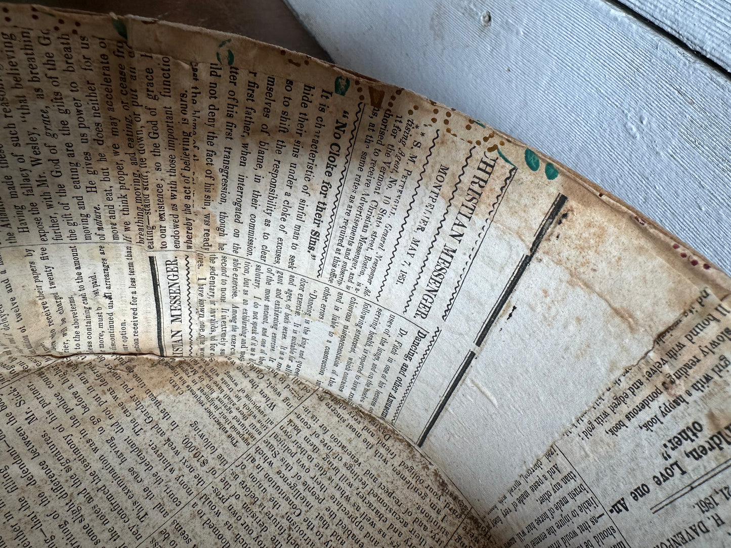 Early Wallpaper Storage Box