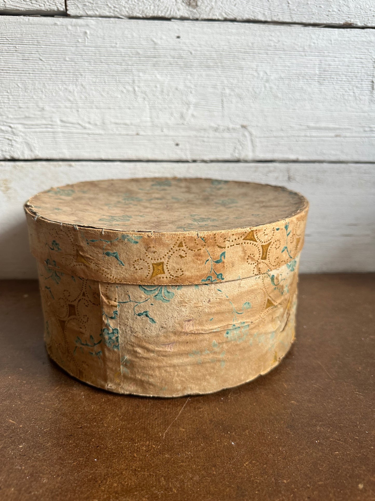 Early Wallpaper Storage Box